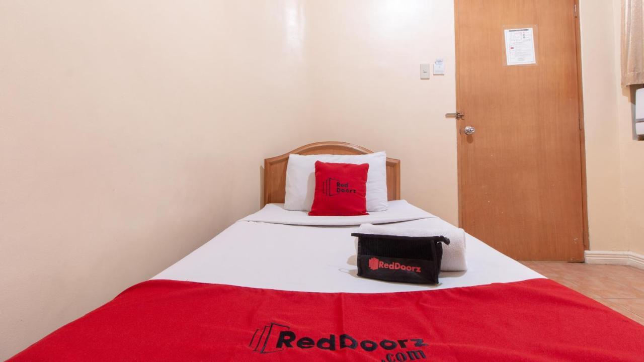 Reddoorz @ Downtown Tacloban Hotel Ngoại thất bức ảnh