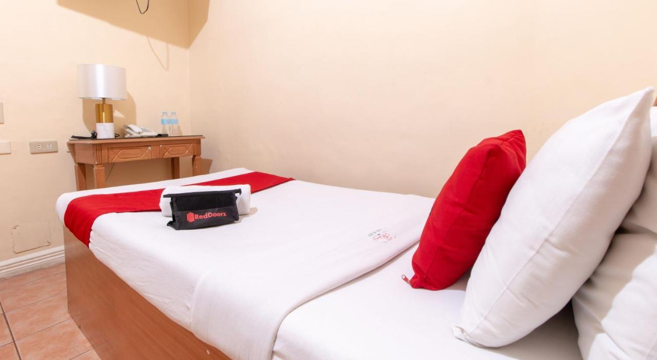 Reddoorz @ Downtown Tacloban Hotel Ngoại thất bức ảnh
