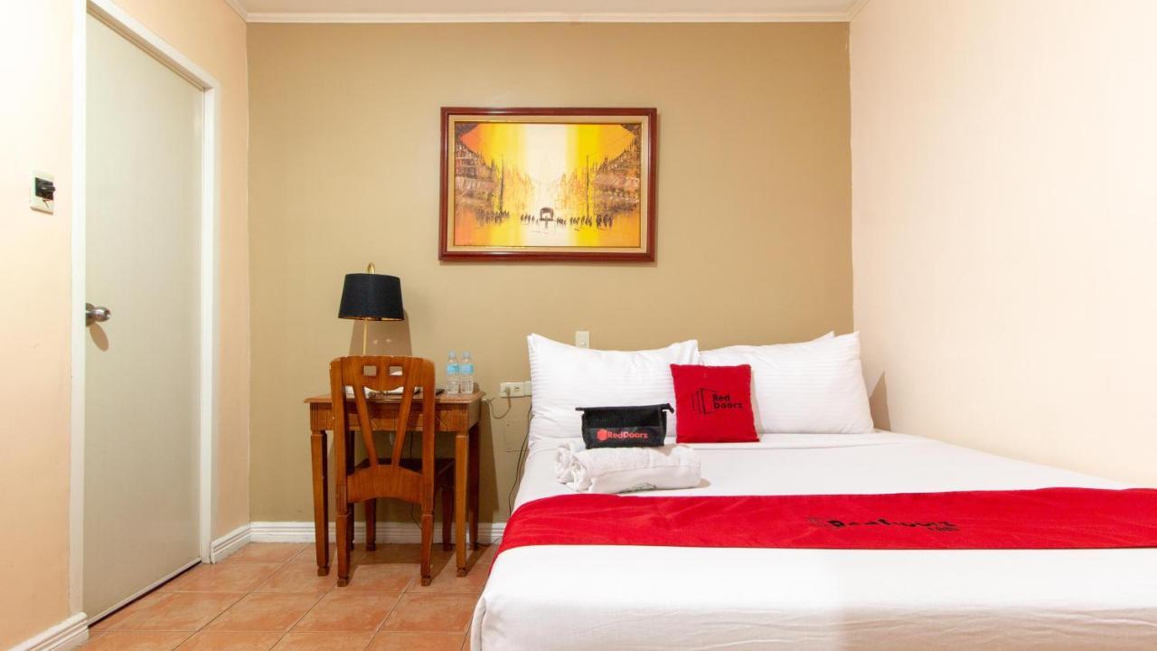 Reddoorz @ Downtown Tacloban Hotel Ngoại thất bức ảnh