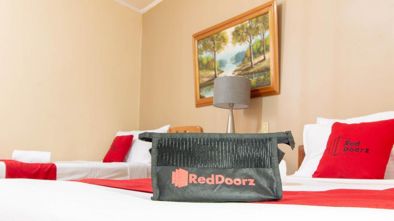 Reddoorz @ Downtown Tacloban Hotel Ngoại thất bức ảnh