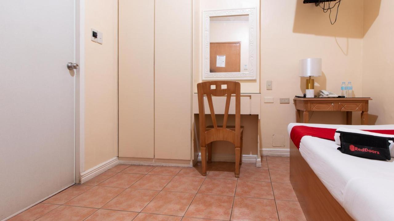 Reddoorz @ Downtown Tacloban Hotel Ngoại thất bức ảnh